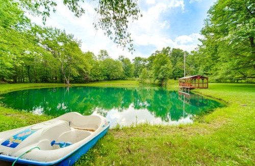 Hermitage House | 3 Mi to Shenango Lake! Dusk-to-Dawn Barndominium