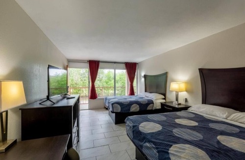 Beeville Hotel | 3 Pet-Friendly Rooms w/Free Breakfast + Parking , Perfect Family-friendly Stay