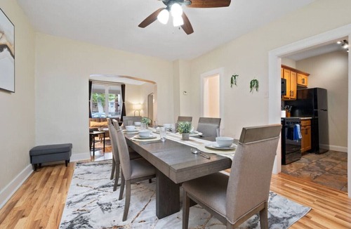 North Oakland House | 3 Story home w/11 beds! | Close to Pitt & CMU!