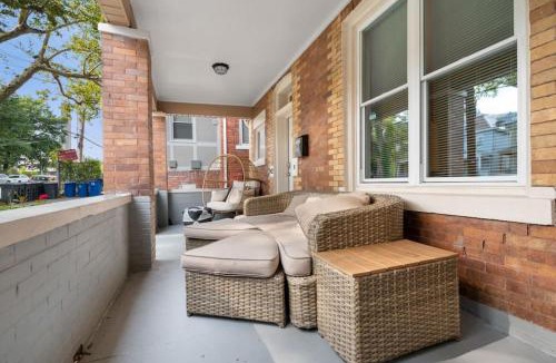 North Oakland House | 3 Story home with 11 beds, super close to Pitt and CMU