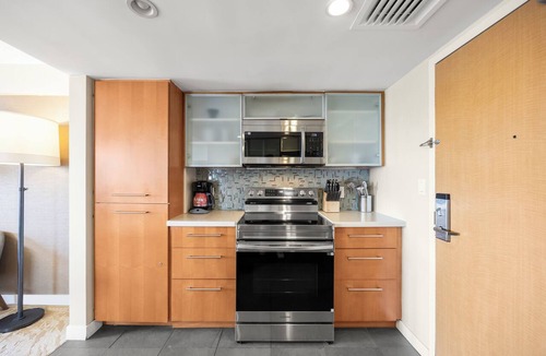 Ala Moana Condo | 34th Floor Ala Moana Large Regal Suite - 2Br/3Ba, Book Now at Special Rate!