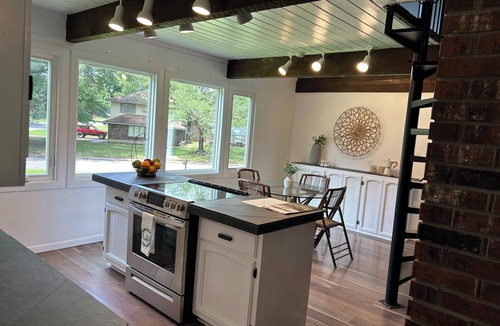 Pittsburg House | 3Bedroom and Loft Countryside Dr Home Minutes from Pitt State and Local Eateries