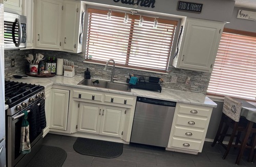 Roswell House | 3BR& 2BA Massage Chair & bed+Jet tub! RV Parking/Hookups available upon request!
