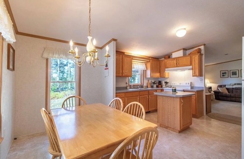 Norton House | 3BR/2BA with direct VAST Trail access on 10 Acres!
