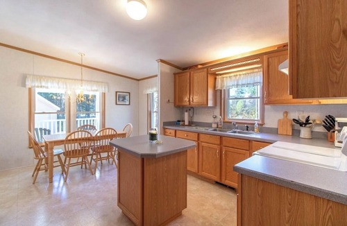 Norton House | 3BR/2BA with direct VAST Trail access on 10 Acres!