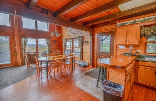 Jackman Cabin | 3BR Cabin –Snowmobilers and Hunters Paradise