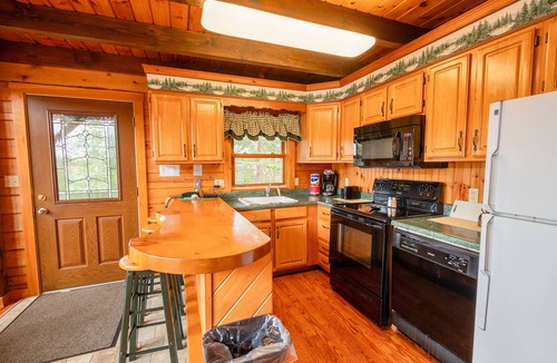 Jackman Cabin | 3BR Cabin –Snowmobilers and Hunters Paradise