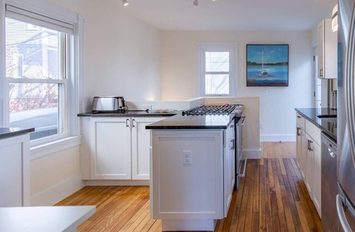 Munjoy Hill Cottage | 3BR Cottage Parking A Peaceful Oasis on Munjoy Hill
