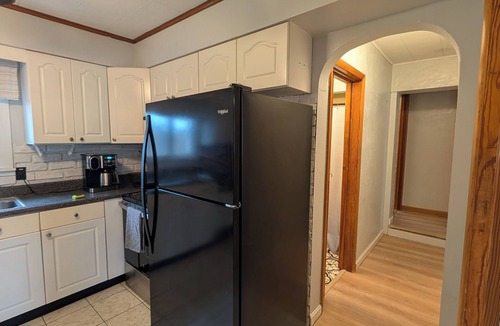 Racine House | 3BR home near PIT airport/desk workspace/pet friendly/fast internet/quiet area.