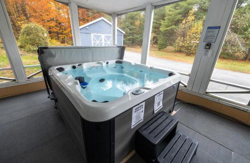 Lake Luzerne-Hadley Apartment | 3BR Retreat with Game Room, Hot Tub Near Lake George