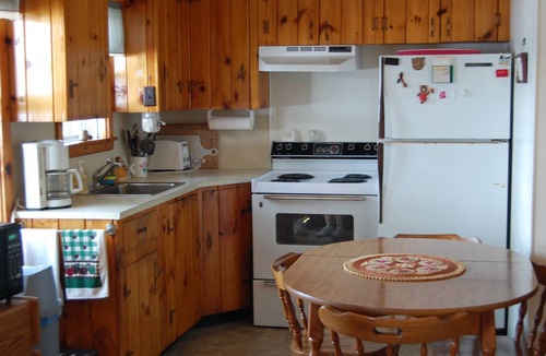 Oxford Cabin | 3br Waterfront Cottage on Thompson Lake, Pine Point Road, Oxford, ME