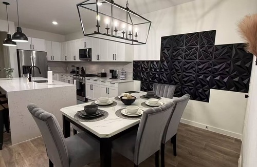 Barrett House | 3BR Waterfront Oasis with Lagoon Access and Private Garage
