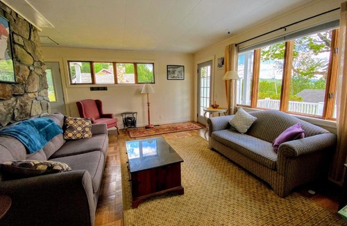 Sugar Hill House | 3L Cabin in picturesque Sugar Hill, breathtaking views, minutes from White Mountains attractions
