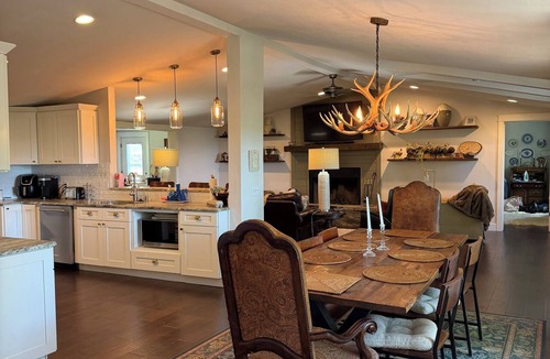 West Fork Cottage | 4-bed 3 bath Fay, WF 17 acrs ,above grnd pool, hot tub 10 min to U of A, Dickson