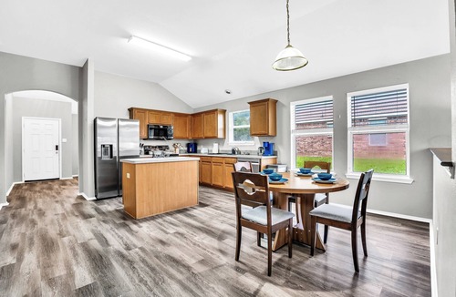 Lancaster House | 4 Bedroom 2 Bath, Workspace, King Bed, Pets OK