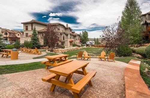 Bear Hollow Village House | 4 Bedroom 3 Bathroom, Hot Tub Minutes from Slopes