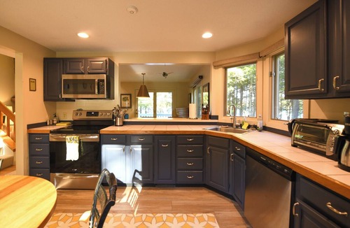 Bridgton Condo | 4-Bedroom Condo Steps Away from Moose Pond & Pleasant Mountain Ski Resort!