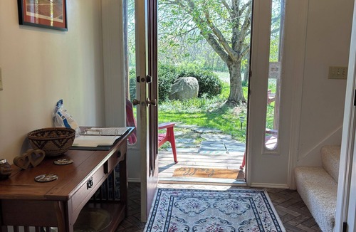 Granville House | 4-bedroom home on farm 5-minutes to Denison/Granville