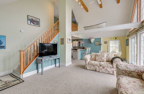 West Tremont House | 4 Mi to Acadia Trails: Coastal Maine Home w/Deck