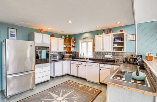 West Tremont House | 4 Mi to Acadia Trails: Coastal Maine Home w/Deck