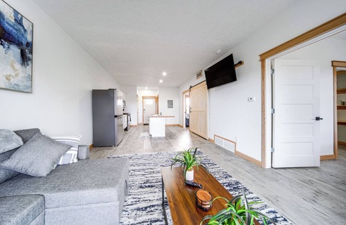 Harborcreek Apartment | 4 Mi to Lake Erie: Condo in Golf Community