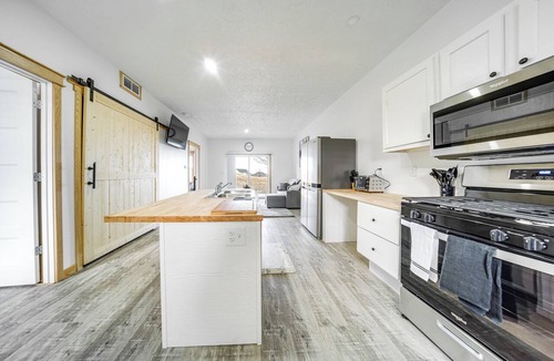 Harborcreek Apartment | 4 Mi to Lake Erie: Condo in Golf Community