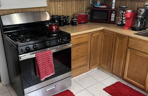 Buffalo House | 420 Friendly 3 bedroom upstairs apartment. Street parking only.