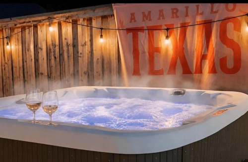 West Dallas Villa | 4BR Luxury Dallas Retreat with Resort Style Backyard