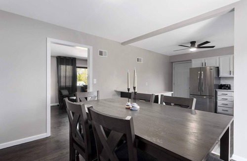 Independence House | 4BR | Sleeps 8 | Deck | 10 Min to Arrowhead
