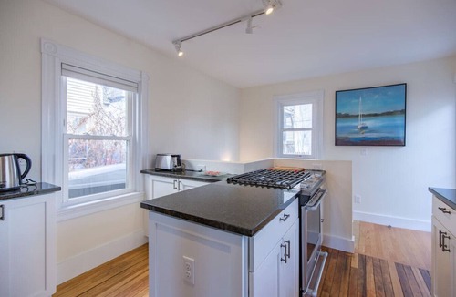 Munjoy Hill Cottage | 4br2ba House parking A Peaceful Oasis on Munjoy Hill