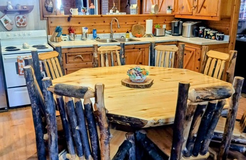Mountainburg Cabin | 5-bedroom lodge near Ozark National Forest and Lake Fort Smith state park.