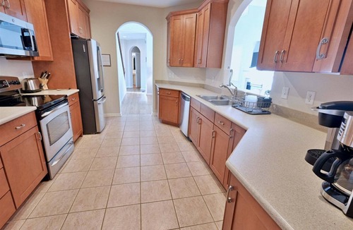 The Commons House | 5 BR Amazing Luxury House at Bayside Resort Close to Pools * Sleeps 12 * New Listing *