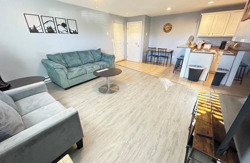 Franklin Apartment | 5 Cozy Abode - with washer and drier