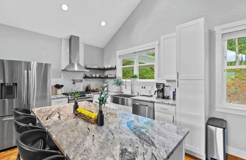 Swannanoa House | 5 mi. to Asheville HotTub Sauna MtnViews FirePit PoolTable