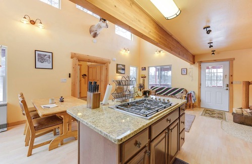 Cohoe Cottage | 5 Mi to Kasilof River: Forest-view Retreat w/Deck