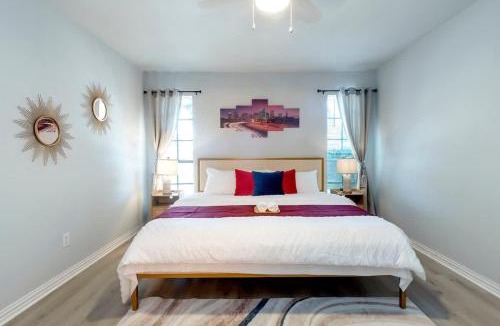 South Arlington House | 510 Six Flags Water Park & Zoo
