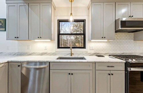Bethel House | 5BD - Sleeps 12 - Hot Tub - 7 mins to Sunday River