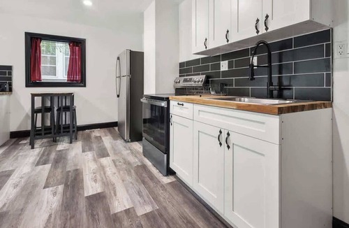 Niagara Falls House | 5BR, 2BA close to Niagara Falls State Park