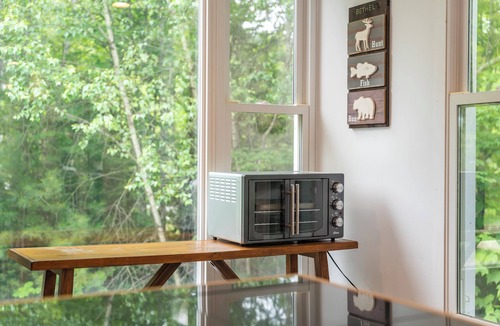 Bethel Cabin | 5mins to Bethel/Hot tub/Modern/Private/Fast Wi-fi