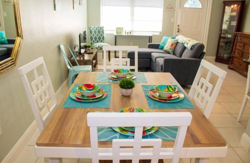 Naples Park Apartment | 697 NEAR BEACH, FENCED DOGGIE Area, COZY BEACH HOME, LARGE DRIVEWAY