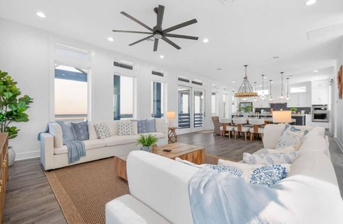 Port Aransas House | 6BR Padre Island Area Beach House w/Private Pool, Sleeps 12 – Corpus Christi, TX