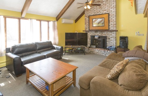 Briggs Farm House | 7 Palm Beach Ave - 6 Bed - SunPorch - DOGS Welcome - AC -