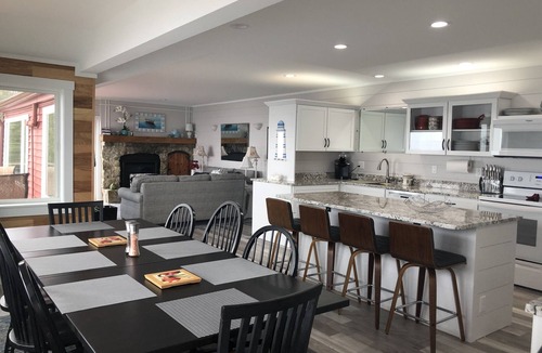 Sebascodegan Island House | 700' OCEANFRONT RETREAT, FIRE PIT, 10 ACRES, 6 BR, 8 KAYAKS, 2 PDL BRDS,
