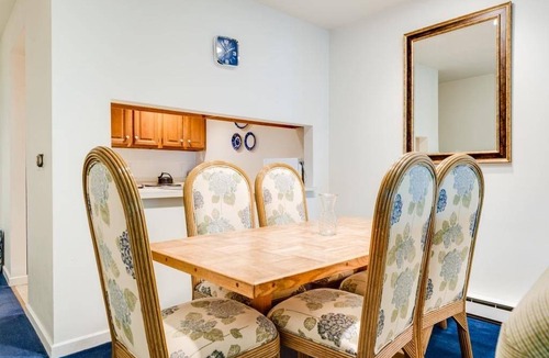 Chautauqua Condo | 71 m² Condo ∙ 2 bedrooms ∙ 6 guests