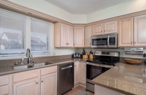 Clymer House | 8280 The peak- Hot tub, ski in/ski out, Pool table, Golf course, fire pit