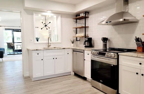 Naples Park Villa | 839 GulfShore Villa w/Private Studio Near Mercato