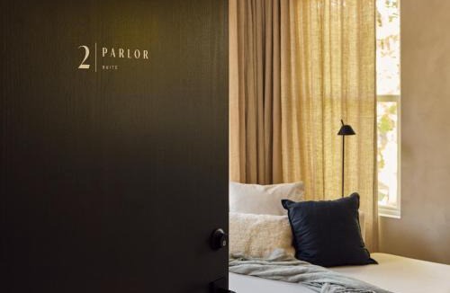 Salisbury Apartment | 9 Academy