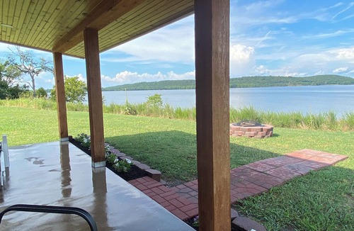 Adair Cabin | A beautiful cabin in the Pryor area with outstanding views of Lake Hudson.