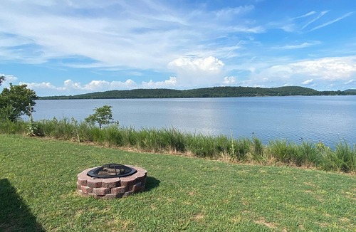 Adair Cabin | A beautiful cabin in the Pryor area with outstanding views of Lake Hudson.