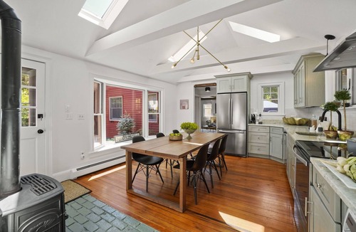 Kennebunkport House | A Modern Antique Home - steps to Dock Square and harbor